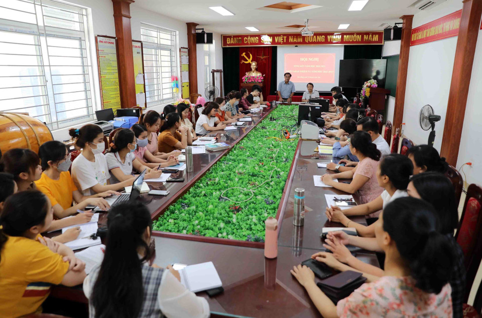 Các nhà trường đã xây dựng phương án, phân công chuyên môn, xếp thời khóa biểu để tổ chức tốt cho công tác giảng dạy, học tập và các hoạt động giáo dục. (Ảnh: Thanh Tùng/TTXVN) 