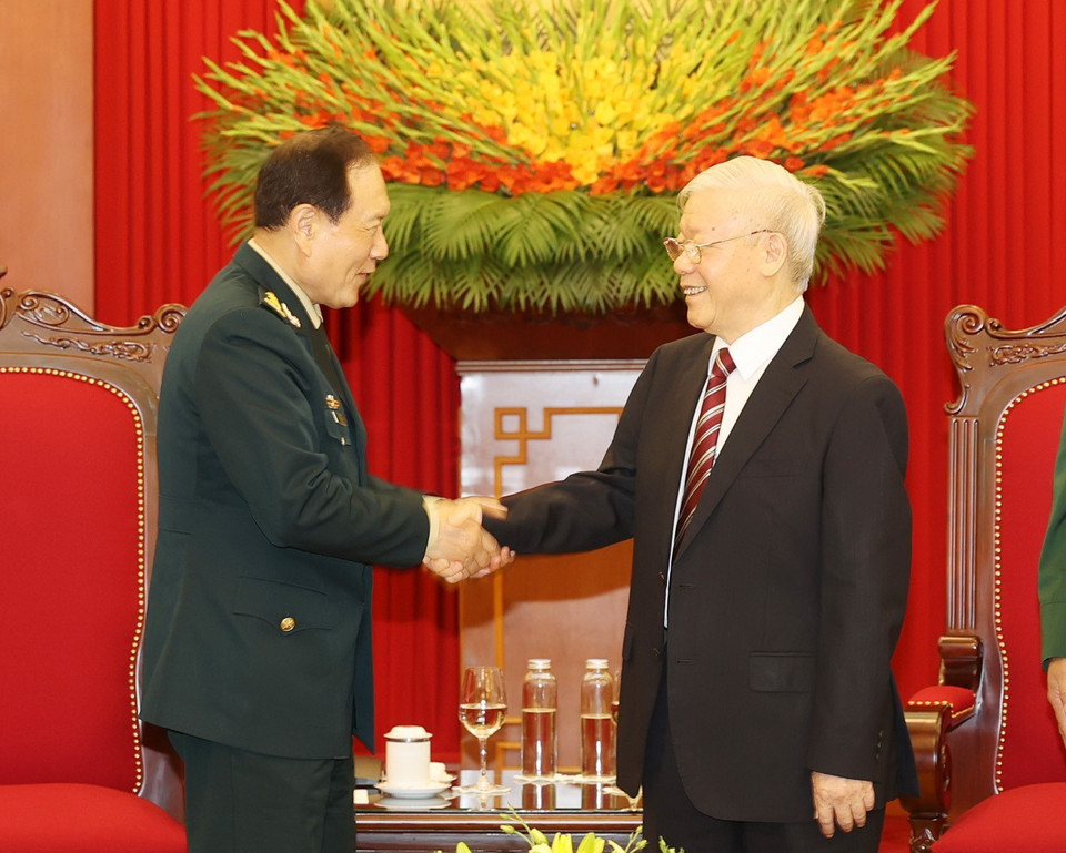 Tổng Bí thư Nguyễn Phú Trọng, Bí thư Quân ủy Trung ương tiếp Thượng tướng Ngụy Phượng Hòa, Ủy viên Quốc vụ, Bộ trưởng Bộ Quốc phòng Trung Quốc. (Ảnh: Trí Dũng/TTXVN)