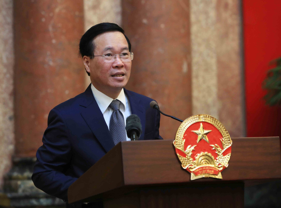 Chủ tịch nước Võ Văn Thưởng phát biểu tại buổi gặp mặt Đoàn đại biểu Người có Công với Cách mạng của tỉnh Trà Vinh. (Ảnh: An Đăng/TTXVN)