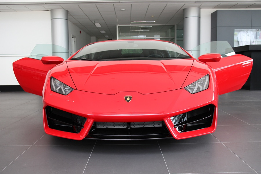 Hiện tại Lamborghini Hurcan LP580-2 tại thị trường Việt Nam có giá bán là 14,3 tỷ đồng. (Ảnh: Doãn Đức/Vietnam+)