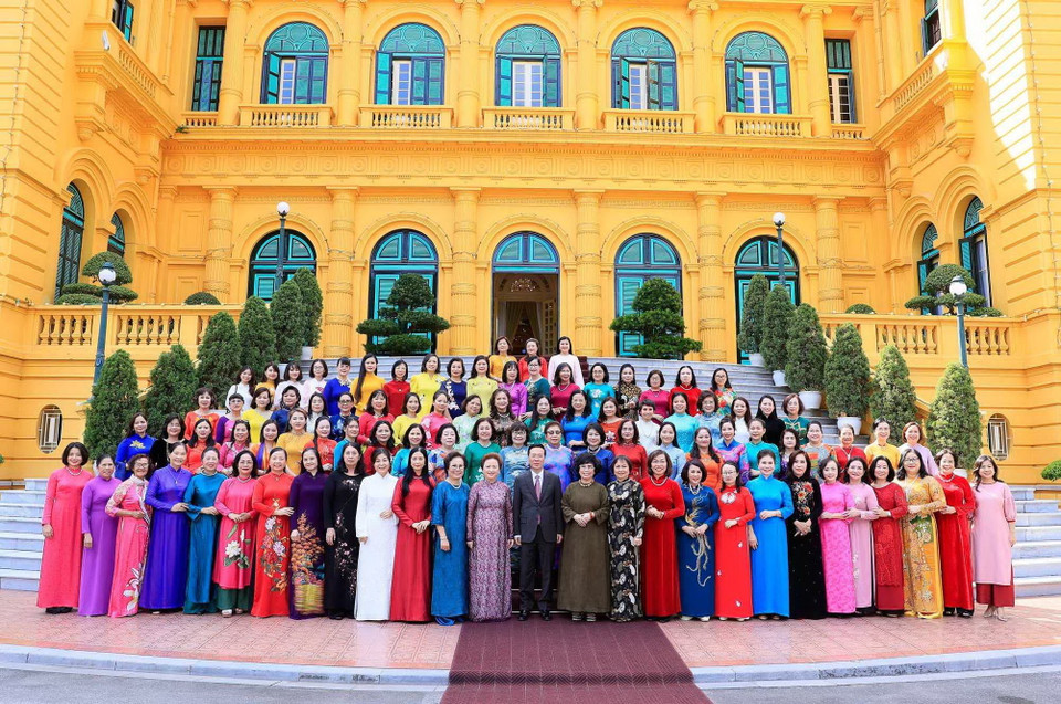 Chủ tịch nước Võ Văn Thưởng và các đại biểu. (Ảnh: Thống Nhất/TTXVN)