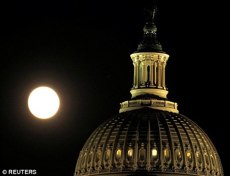 Siêu Trăng xuất hiện ở Washington, Mỹ. (Nguồn: Reuters)