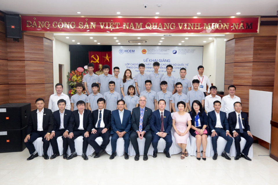 Lễ khai giảng lớp cao đẳng chất lượng cao cấp độ quốc tế theo chương trình chuyển giao từ CHLB Đức cho sinh viên Trường Cao đẳng Cơ điện Hà Nội, sáng 2/11/2019, tại Hà Nội. (Ảnh: Anh Tuấn/TTXVN)