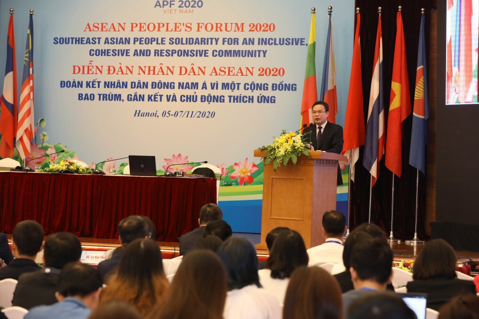 Diễn đàn nhân dân ASEAN 2020 (APF 2020) do các tổ chức nhân dân Việt Nam tổ chức ngày 5/11/2020, tại Hà Nội với chủ để Đoàn kết nhân dân Đông Nam Á vì một cộng đồng bao trùm, gắn kết và chủ động thích ứng APF 2020. (Ảnh: Văn Điệp/TTXVN)