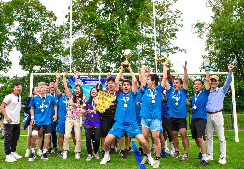 Giải bóng đá mùa hè của sinh viên Việt Nam tại Pháp mang tên NNB - Coupe de Lille 2021, ngày 5/7/2021, mở đầu chuỗi hoạt động thể thao, văn hóa và học thuật của Hội Sinh viên Việt Nam tại Pháp. (Ảnh: Nguyễn Thu Hà/TTXVN)