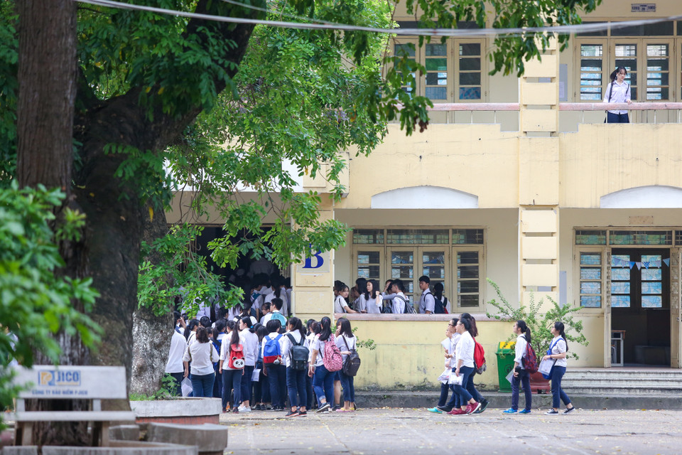 8 giờ là thời gian chính thức bắt đầu môn thi đầu tiên, môn Văn. Thời gian làm bài là 120 phút. (Ảnh: Minh Sơn/Vietnam+)