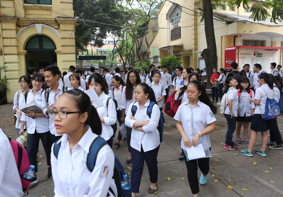 Trong hôm nay (9/6), các thí sinh Hà Nội sẽ bắt đầu cuộc 'chạy đua' vào lớp 10 với 2 môn Toán và Ngữ văn. (Ảnh: Minh Sơn/Vietnam+)