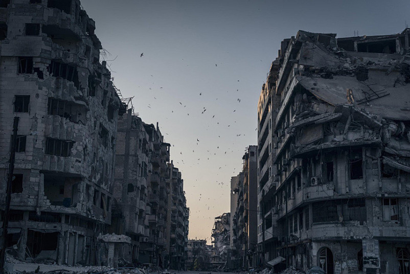 Khung cảnh tan hoang ở thành phố Homs, Syria của tác giả Sergey Ponomarev