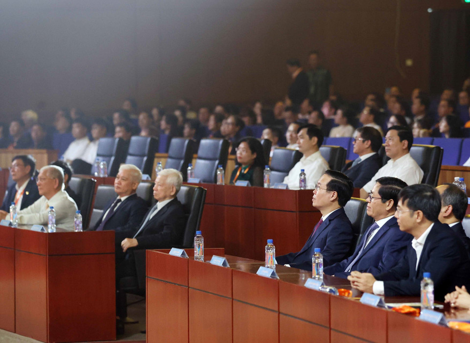 Chiều 15/4, tại Bình Dương, Chủ tịch nước Võ Văn Thưởng, nguyên Chủ nước Nguyễn Minh Triết và các lãnh đạo tỉnh dự lễ kỷ niệm 85 năm thành lập Vovinam Việt võ đạo (1938-2023). (Ảnh: Thống Nhất/TTXVN)