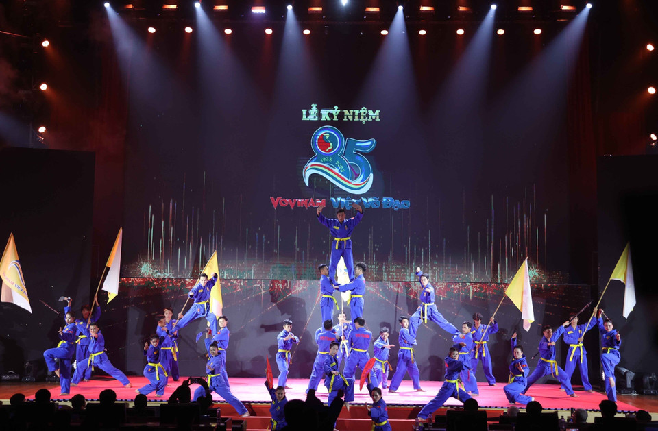 Màn biểu diễn của môn sinh Vovinam tại lễ kỷ niệm 85 năm thành lập Vovinam Việt võ đạo. (Ảnh: Thống Nhất/TTXVN)