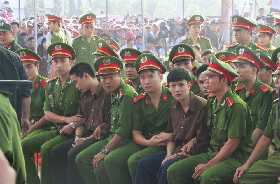 Cả ba bị can bị truy tố về tội Giết người và Cướp tài sản theo điều 93 và điều 133 Bộ Luật hình sự. (Ảnh: K GỬIH/TTXVN)