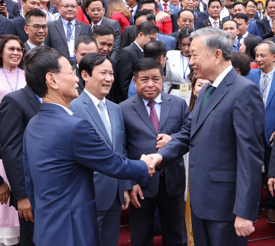 Tổng Bí thư, Chủ tịch nước Tô Lâm gặp mặt Đoàn đại biểu doanh nhân tiêu biểu của Liên đoàn Thương mại và Công nghiệp Việt Nam và Hội Doanh nhân Tư nhân Việt Nam. (Ảnh: Lâm Khánh/TTXVN)