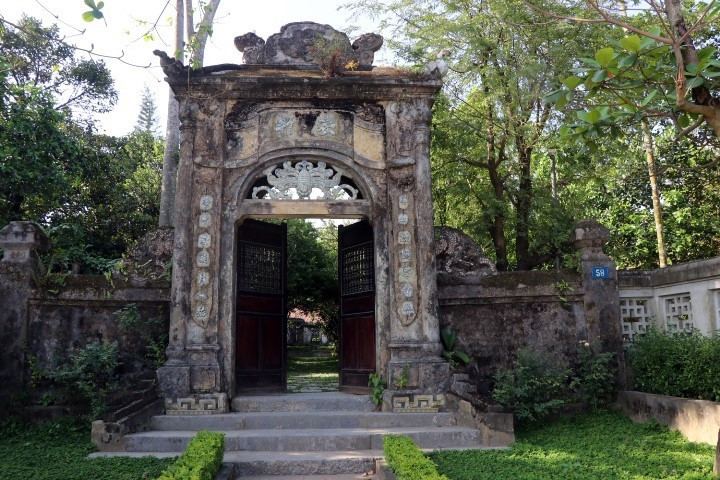 Cổng vào nhà vườn An Hiên. (Ảnh: Đỗ Trưởng/TTXVN)