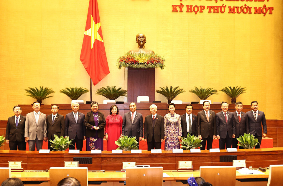 Các lãnh đạo Đảng, Nhà nước, Quốc hội với các đại biểu Quốc hội. (Nguồn: TTXVN)