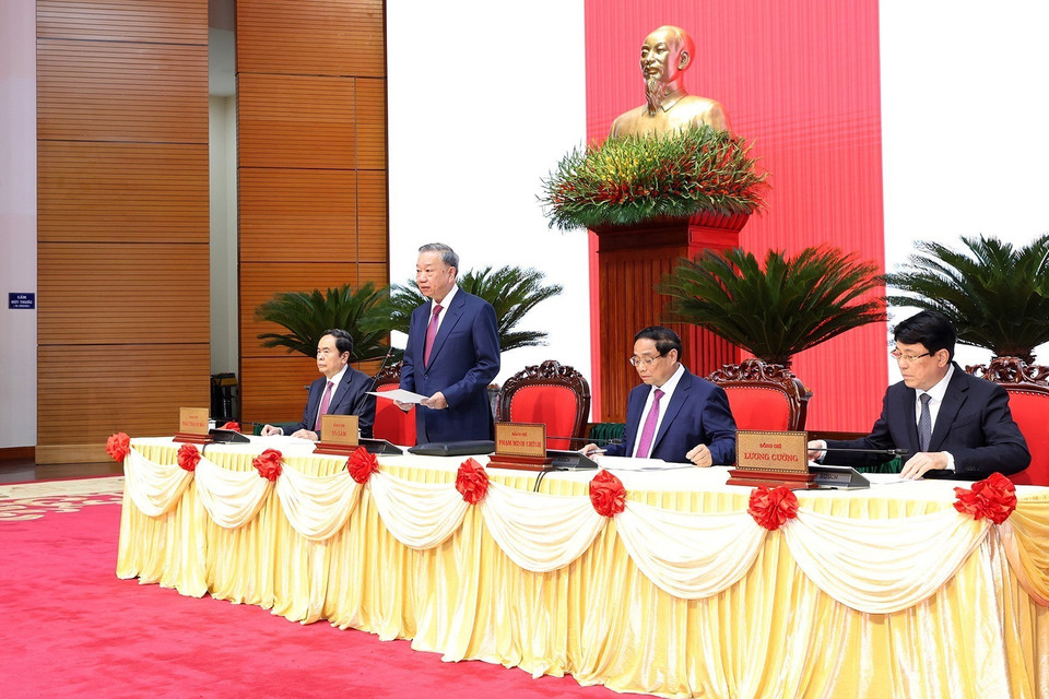 Các đồng chí lãnh đạo chủ trì Hội nghị. (Ảnh: Trí Dũng/ TTXVN)