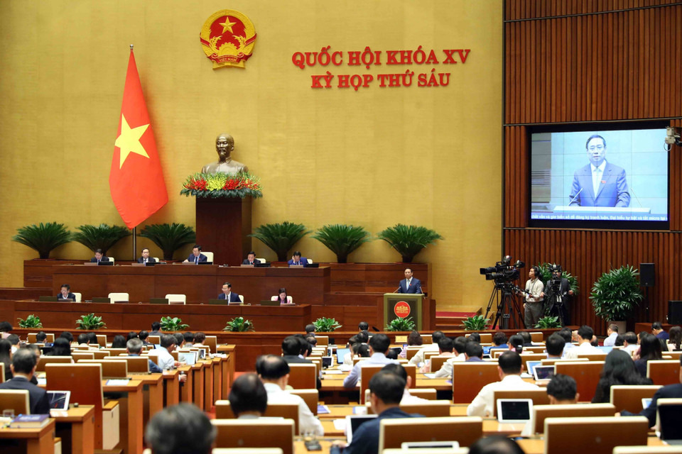 Sáng 8/11/2023, tiếp tục phiên chất vấn tại Kỳ họp thứ 6, Quốc hội khóa XV, Thủ tướng Phạm Minh Chính báo cáo giải trình, làm rõ các vấn đề liên quan và trả lời chất vấn của đại biểu Quốc hội. (Ảnh: An Đăng/TTXVN)