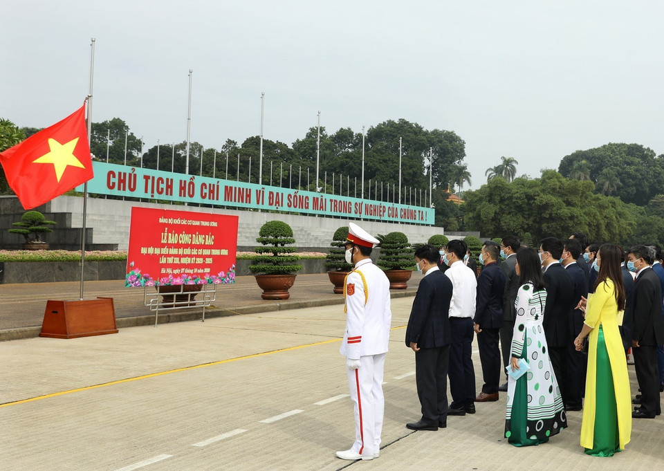 Quang cảnh Lễ báo công dâng Bác. (Ảnh: Văn Điệp/TTXVN)