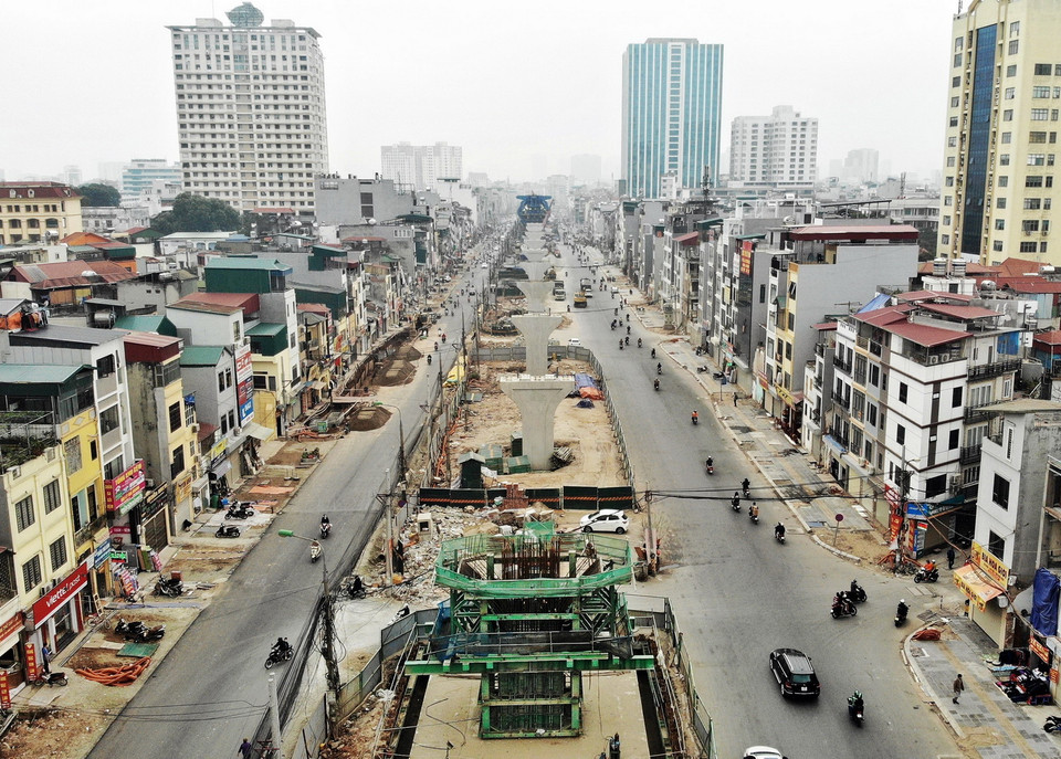 Tuyến đường vành đai 2 (phần đi bằng) đoạn Vĩnh Tuy-Chợ Mơ-Ngã Tư Vọng có chiều dài hơn 3km, sau khi hoàn thành sẽ có mặt cắt ngang rộng từ 53,5-63,5m. (Ảnh: Danh Lam/TTXVN)