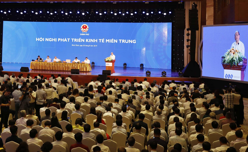 Thủ tướng Nguyễn Xuân Phúc phát biểu tại hội nghị. (Ảnh: Thống Nhất/TTXVN)