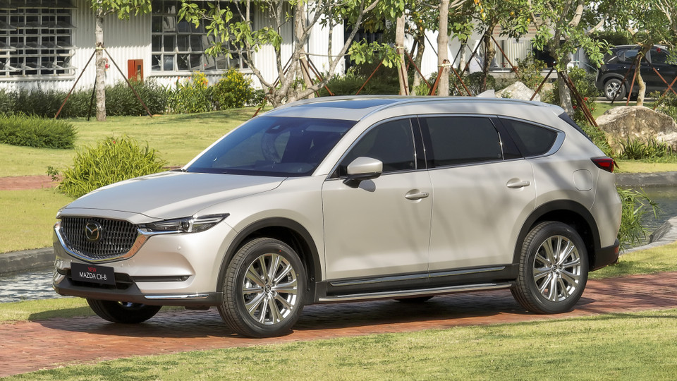 New Mazda CX-8 với màu mới vàng ánh kim bắt mắt. (Ảnh nguồn: THACO)