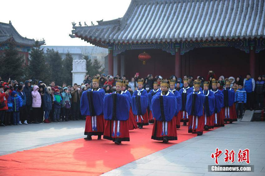 Đền Khổng Tử ở Trường Xuân, tỉnh Cát Lâm tổ chức một buổi lễ tái hiện lại những nghi lễ cổ truyền. (Nguồn: CCTV) 