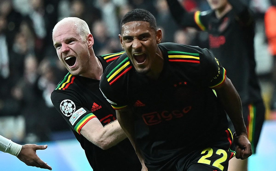 Ajax tiếp tục thăng hoa với phong độ ấn tượng của Sebastien Haller (số 22). (Nguồn: Getty Images)