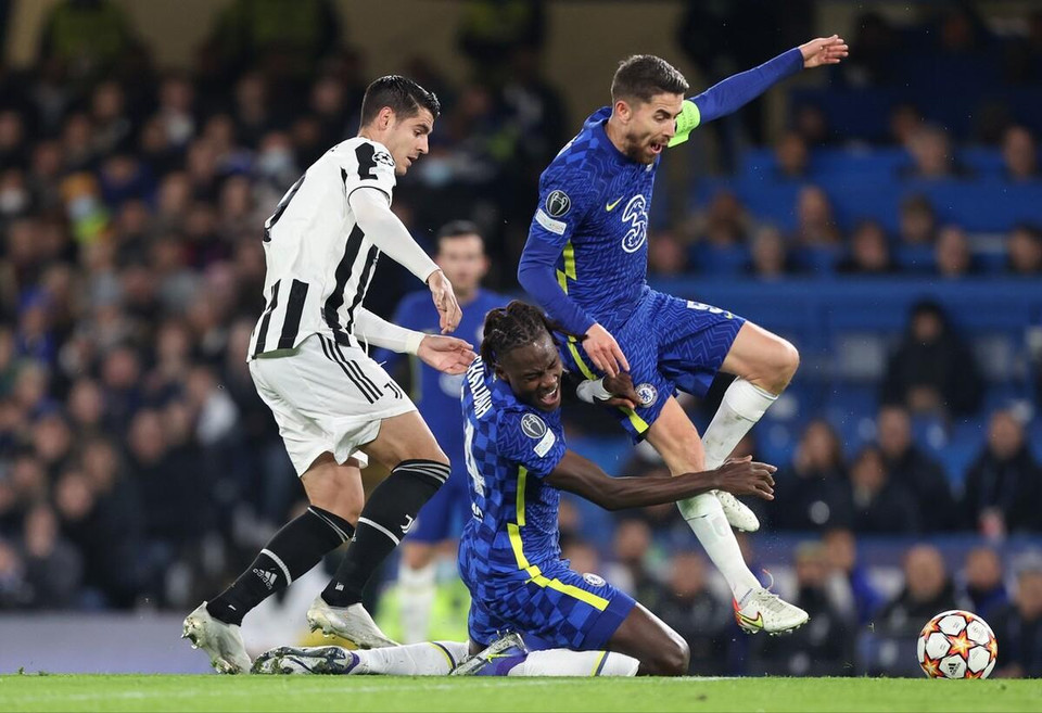 Chelsea và Juventus hiện đang cùng có 12 điểm, nên ngôi đầu chỉ được quyết định ở lượt trận cuối. (Nguồn: Getty Images)