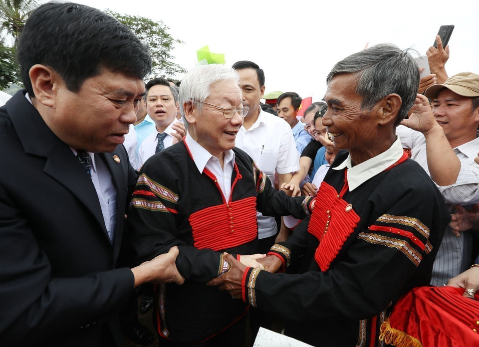 Tổng Bí thư, Chủ tịch nước Nguyễn Phú Trọng dự Ngày hội Đại đoàn kết toàn dân tộc các buôn, thôn của xã Dur Kmăl, huyện Krông Ana, tỉnh Đắk Lắk, sáng 11/11/2018. (Ảnh: Trí Dũng/TTXVN)