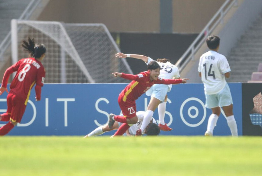 Tuy nhiên, tuyển Việt Nam chỉ cần 6 phút để vươn lên dẫn 2-1 với pha lập công của Nguyễn Thị Bích Thùy. (Nguồn: AFC)