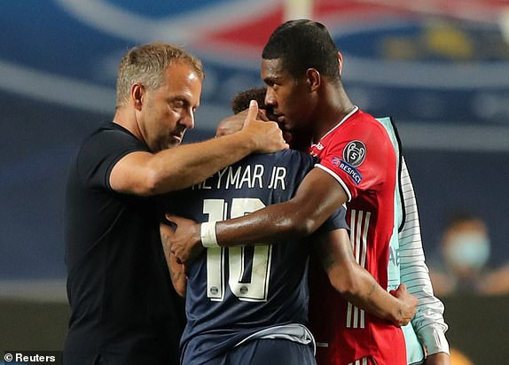 Neymar đã không kìm nén được những giọt nước mắt... (Nguồn: Reuters)