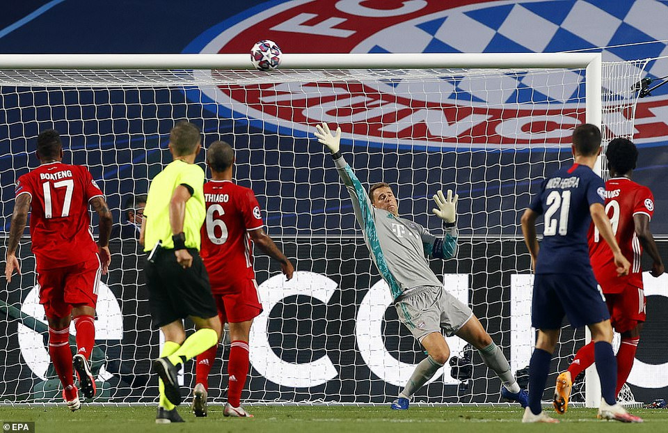 PSG sau có thêm cơ hội để ghi bàn trong hiệp 1... (Nguồn: EPA)