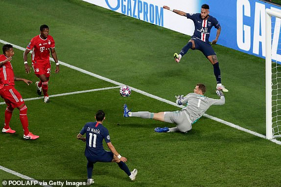 Trong trận này, Neumar đã có hiệp 1 chơi tốt và anh là anh cũng đã có cơ hội ghi bàn nhưng lại không thắng được Neuer. (Nguồn: Getty Images)