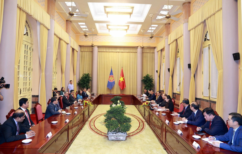 Chủ tịch nước Nguyễn Xuân Phúc tiếp Đại sứ, Đại biện các nước thành viên ASEAN. (Ảnh: Thống Nhất/TTXVN)
