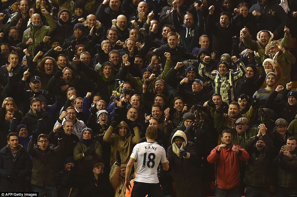...với bàn thắng gỡ hòa 1-1 cho Tottenham sau pha dứt điểm quyết đoán.