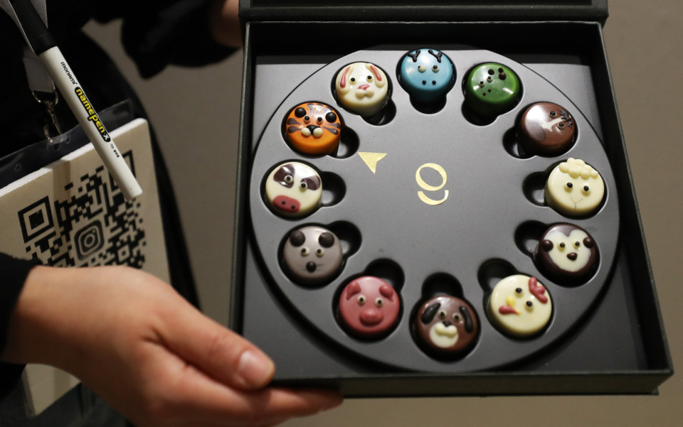 Các loại Chocolate được giới thiệu tại lễ hội Salon du Chocolat ở Paris, Pháp. (Ảnh: THX/TTXVN)