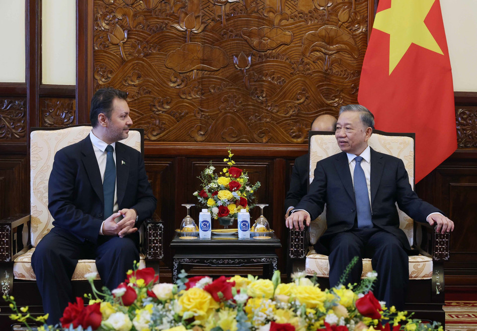 Chủ tịch nước Tô Lâm tiếp Đại sứ Pakistan tại Việt Nam Kohdayar Marri. (Ảnh: Nhan Sáng/TTXVN)