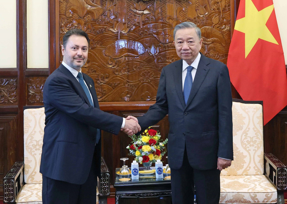 Chủ tịch nước Tô Lâm tiếp Đại sứ Pakistan tại Việt Nam Kohdayar Marri. (Ảnh: Nhan Sáng/TTXVN)