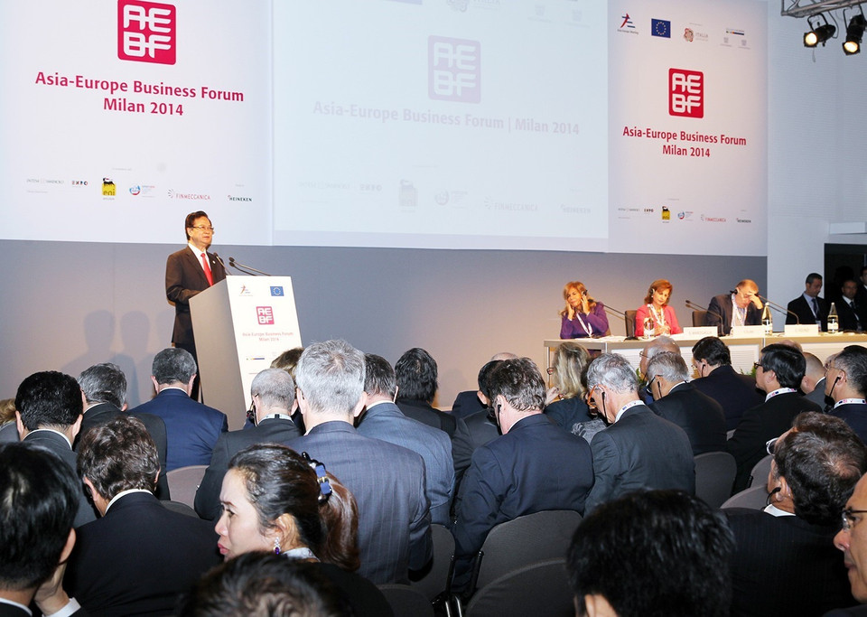 Thủ tướng Nguyễn Tấn Dũng phát biểu tại phiên đối thoại với Diễn đàn Doanh nghiệp Á-Âu lần thứ 14, tại Milan (Italy), trong khuôn khổ Hội nghị Cấp cao Á-Âu lần thứ 10 (ASEM 10), ngày 16/10/2014. (Ảnh: Đức Tám/TTXVN)