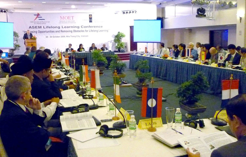 Trong 2 ngày 29-30/10/2009, tại Thành phố Nha Trang (Khánh Hòa), Bộ Giáo dục và Đào tạo Việt Nam phối hợp với Bộ Giáo dục Đan Mạch tổ chức Hội nghị ASEM về Học tập suốt đời. (Ảnh: Đoàn Quang Đức/TTXVN)