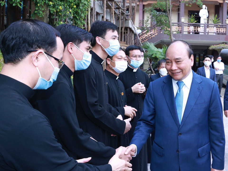 Chủ tịch nước đến thăm Tòa Giám mục Giáo phận Lạng Sơn-Cao Bằng. (Ảnh: Thống Nhất/TTXVN)