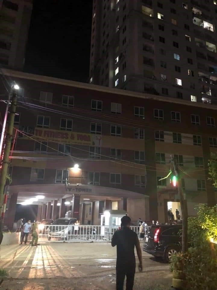 Chung cư Tân Việt, nơi BN785 sinh sống đã được phong tỏa trong đêm 7/8. (Nguồn: TTXVN)