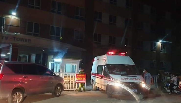 Chung cư Tân Việt, nơi BN785 sinh sống đã được phong tỏa trong đêm 7/8. (Nguồn: TTXVN)