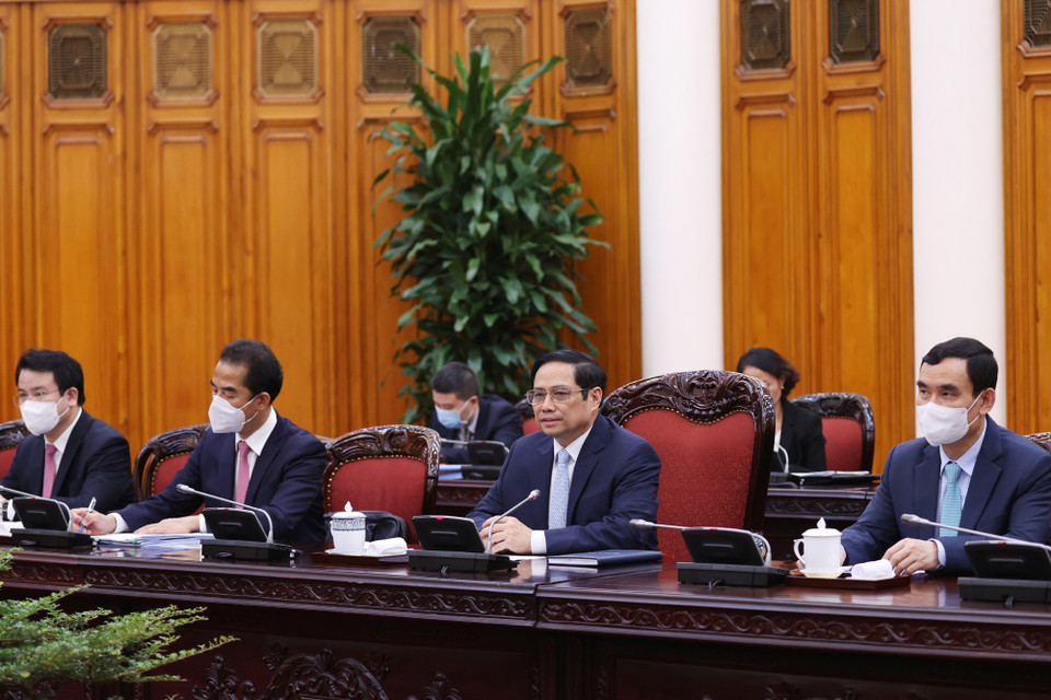 Thủ tướng Phạm Minh Chính và các thành viên đoàn Việt Nam tham dự buổi tiếp Phó Tổng thống, Bộ trưởng Ngoại giao Liên bang Thụy Sĩ Ignazio Cassis. (Ảnh: Dương Giang/TTXVN)