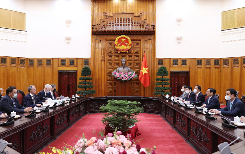 Thủ tướng Phạm Minh Chính tiếp Phó Tổng thống, Bộ trưởng Ngoại giao Liên bang Thụy Sĩ Ignazio Cassis. (Ảnh: Dương Giang/TTXVN)
