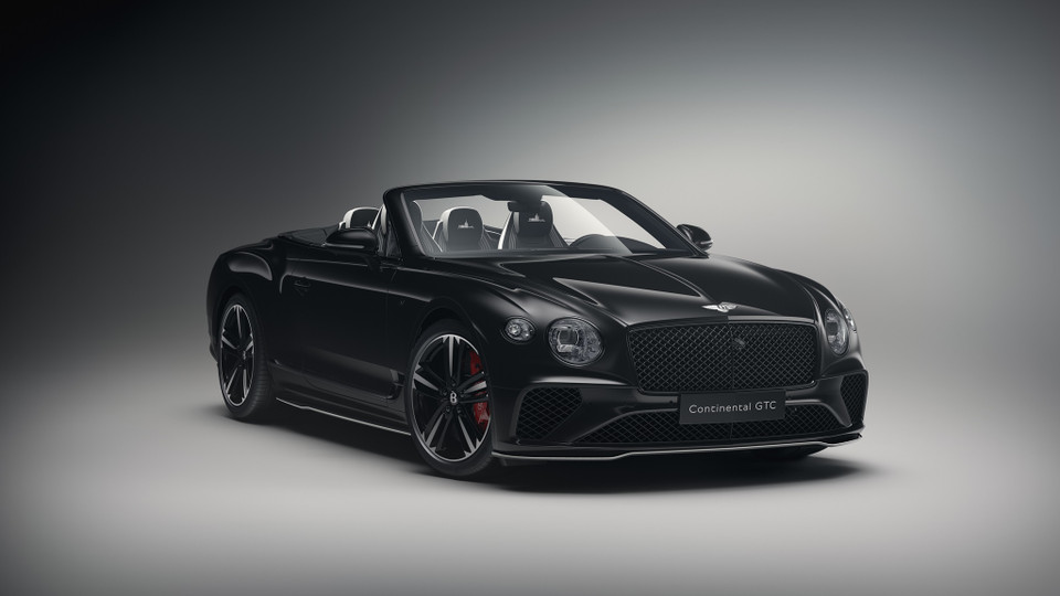 Được biết, chỉ có 1 chiếc mui trần Bentley Continental GTC S V8 phiên bản Vietnam Skyline Edition - mẫu coupe 2 cửa cao cấp nhất tại Việt Nam với những chi tiết được làm thủ công tinh xảo bởi đội ngũ Mulliner. (Ảnh nguồn: Bentley)