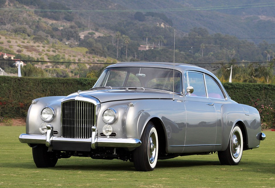 Quyết định trên chắc chắn gây nhiều tiếc nuối cho giới mộ điệu thương hiệu xe Anh Quốc này bởi Bentley đã gắn bó với cấu hình này từ lâu. Động cơ V8 lần đầu xuất hiện trên mẫu S2 đời 1959. (Ảnh nguồn: Supercar)