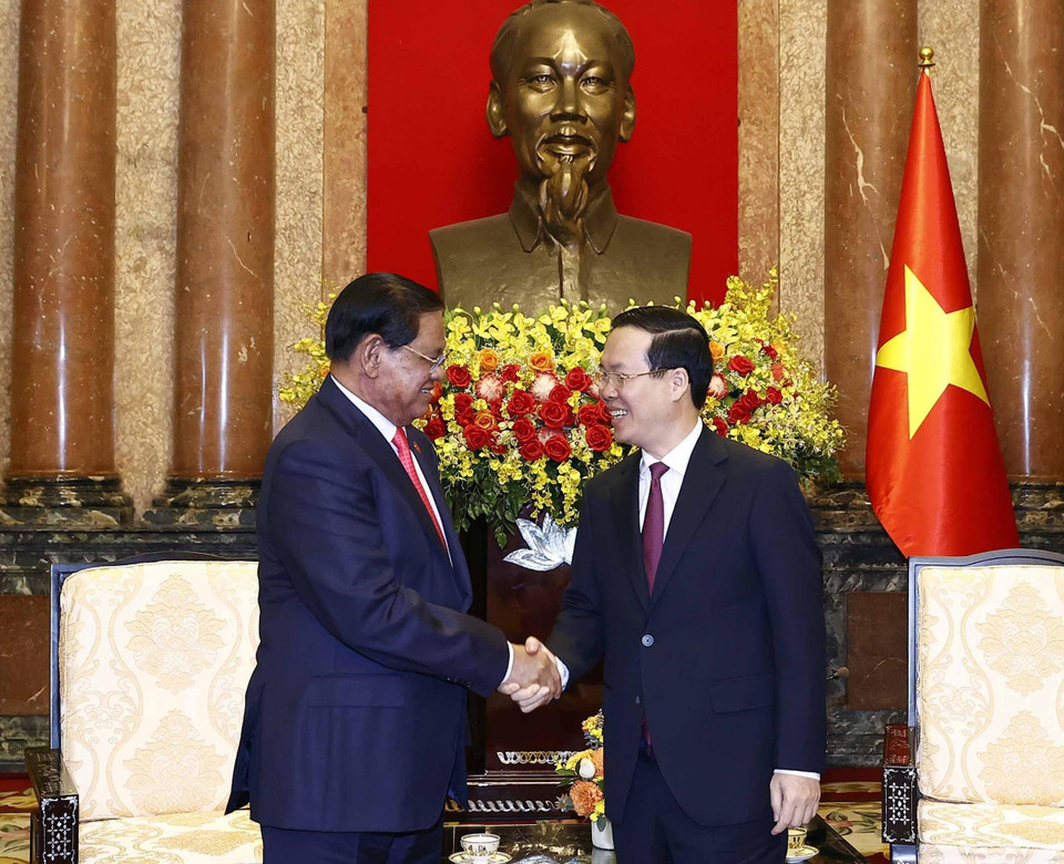 Chiều 4/3, tại Phủ Chủ tịch, Chủ tịch nước Võ Văn Thưởng tiếp Phó Thủ tướng, Bộ trưởng Bộ Nội vụ Vương quốc Campuchia Samdech Krolahom Sar Kheng sang thăm Việt Nam. (Ảnh: Thống Nhất/TTXVN)