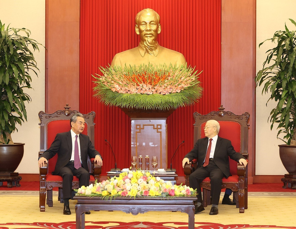 Tổng Bí thư Nguyễn Phú Trọng tiếp Ủy viên Bộ Chính trị, Chủ nhiệm Văn phòng Ủy ban Công tác Đối ngoại Trung ương Đảng Cộng sản Trung Quốc, Bộ trưởng Ngoại giao Trung Quốc Vương Nghị. (Ảnh: Trí Dũng/TTXVN)