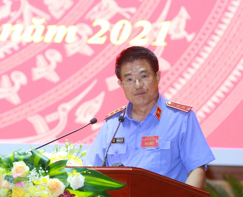 Ông Nguyễn Huy Tiến, Phó Viện trưởng Viện Kiểm sát nhân dân tối cao phát biểu tại hội nghị. (Ảnh: Phương Hoa/TTXVN)