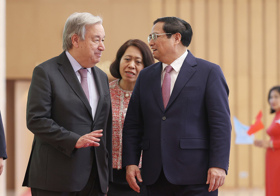 Thủ tướng Phạm Minh Chính và Tổng Thư ký Liên hợp quốc António Guterres. (Ảnh: Dương Giang/TTXVN)